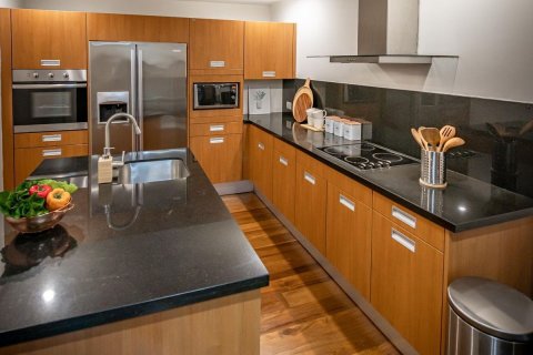 Condo in Khlong Toei, Bangkok, Thailand, 2 bedrooms  № 161354 - photo 19