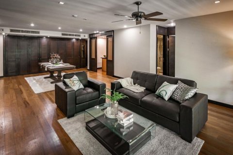 Condo in Khlong Toei, Bangkok, Thailand, 2 bedrooms  № 161354 - photo 5