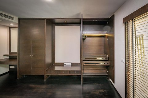 Condo in Khlong Toei, Bangkok, Thailand, 2 bedrooms  № 161354 - photo 12