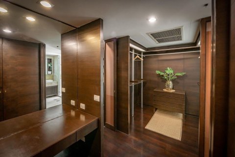 Condo in Khlong Toei, Bangkok, Thailand, 2 bedrooms  № 161354 - photo 4