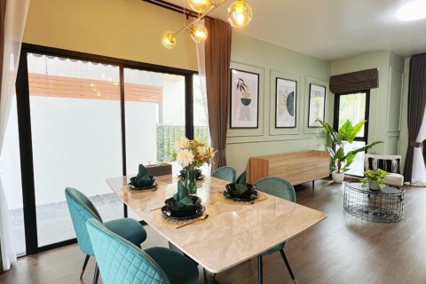 Таунхаус в Банг Пхли Яи, Таиланд с 3 спальнями № 137969 - фото 2