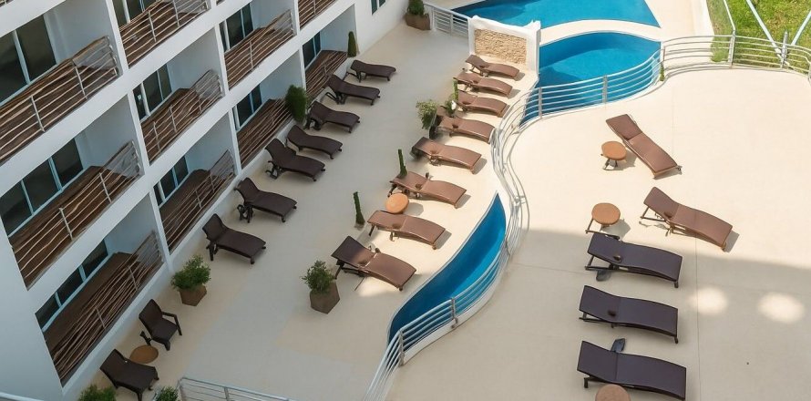 Studio in the Condo in Kathu, Thailand  № 137971