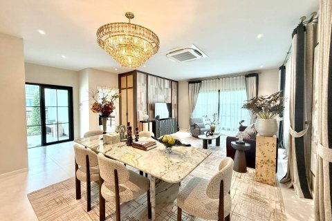 House in Phuket, Thailand 4 bedrooms № 170934