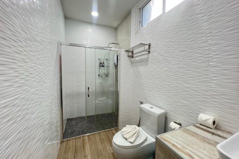 Villa in Phuket, Thailand 3 bedrooms № 170939 - photo 16