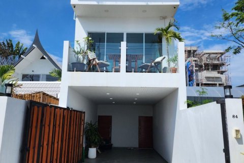 Villa in Phuket, Thailand 3 bedrooms № 170939 - photo 20