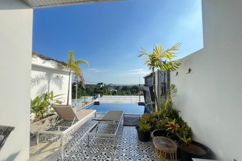 Villa in Phuket, Thailand 3 bedrooms № 170939 - photo 2