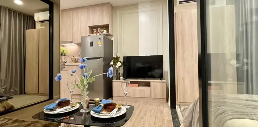 Studio à Khlong Toei, Bangkok, Thaïlande № 171276