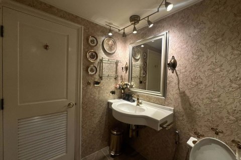 Кондоминиум с 2 спальнями в Клонг Тоэй, Бангкок, Таиланд № 171278 - фото 12