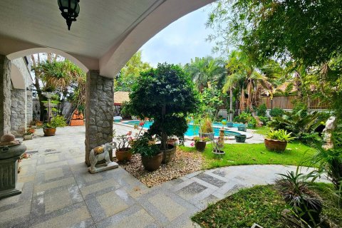 Villa in Hua Hin, Thailand 3 bedrooms № 168972 - photo 27