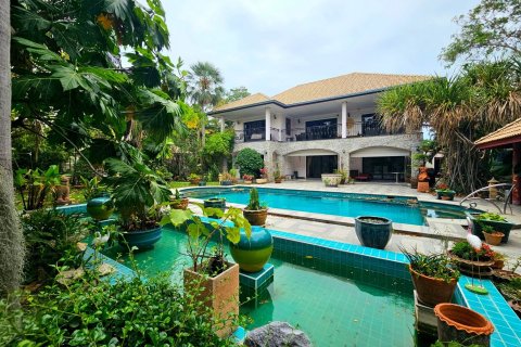 Villa in Hua Hin, Thailand 3 bedrooms № 168972 - photo 1