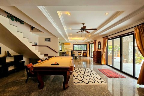 Villa in Hua Hin, Thailand 3 bedrooms № 168972 - photo 2