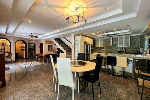 Villa in Hua Hin, Thailand 3 bedrooms № 168972 - photo 8