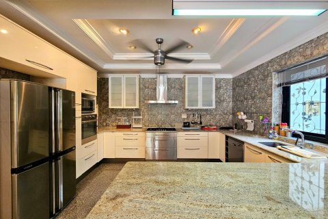 Villa in Hua Hin, Thailand 3 bedrooms № 168972 - photo 3