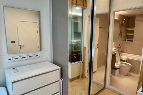 Студия в кондо в Клонг Тоэй, Бангкок, Таиланд № 153392 - фото 11