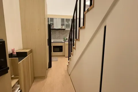 Дуплекс в Ваттхане, Бангкок, Таиланд с 2 спальнями  № 160723 - фото 1