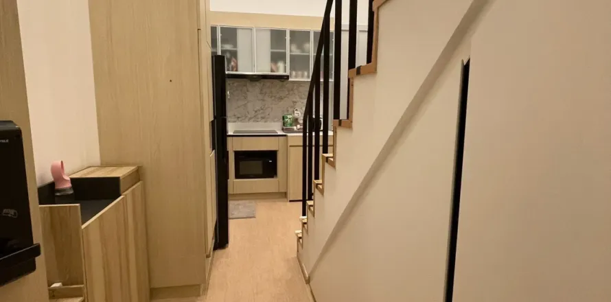 Дуплекс в Ваттхане, Бангкок, Таиланд с 2 спальнями  № 160723