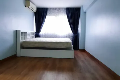 Condo in Watthana, Bangkok, Thailand, 3 bedrooms № 160717 - photo 4