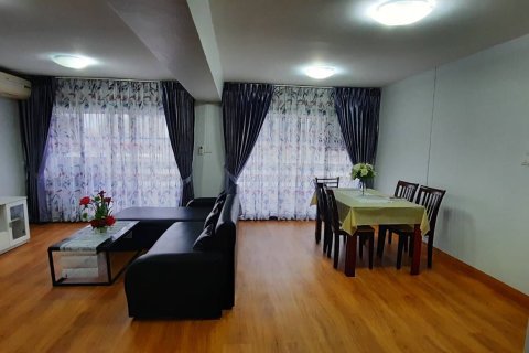 Condo in Watthana, Bangkok, Thailand, 3 bedrooms № 160717 - photo 2