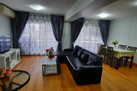 Condo in Watthana, Bangkok, Thailand, 3 bedrooms № 160717 - photo 1