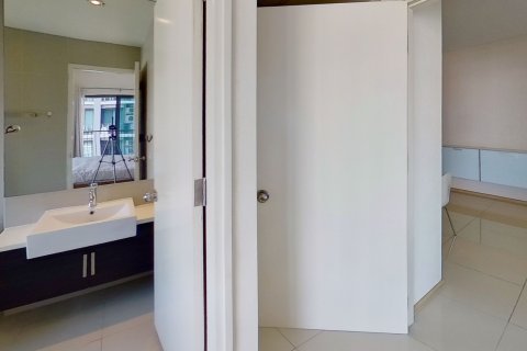 Studio in the Condo in Khlong Toei, Bangkok, Thailand  № 160719 - photo 5