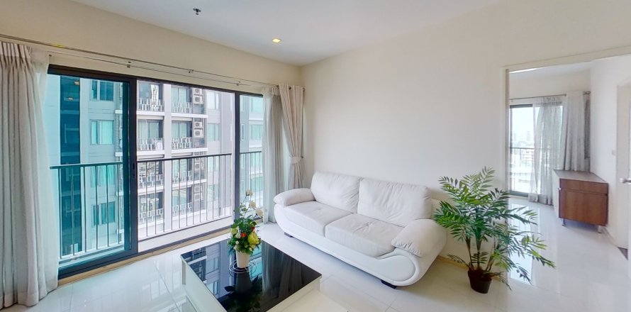 Studio in the Condo in Khlong Toei, Bangkok, Thailand  № 160719