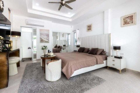 Villa in Phuket, Thailand 5 bedrooms № 160722 - photo 22