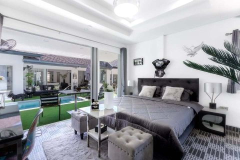 Villa in Phuket, Thailand 5 bedrooms № 160722 - photo 27