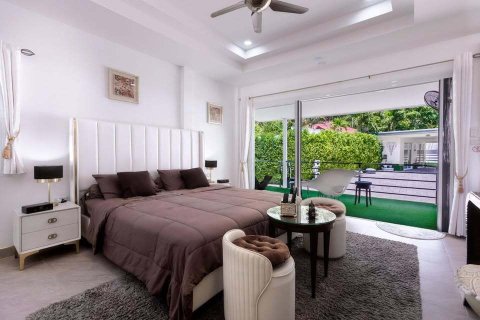 Villa in Phuket, Thailand 5 bedrooms № 160722 - photo 23