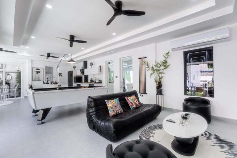 Villa in Phuket, Thailand 5 bedrooms № 160722 - photo 16