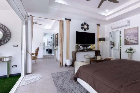 Villa in Phuket, Thailand 5 bedrooms № 160722 - photo 24