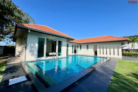 Maison à Pattaya, Thaïlande 4 chambres № 212868
