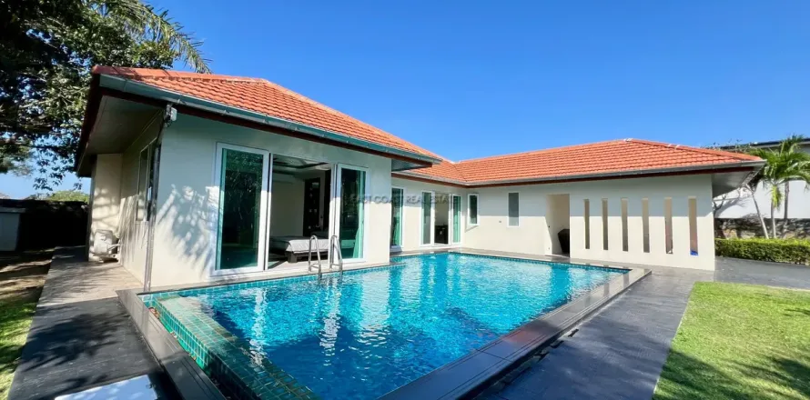 Casa de 4 dormitorios en Pattaya, Tailandia № 212868