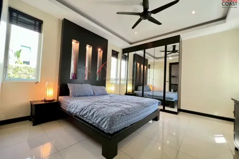 Casa de 4 dormitorios en Pattaya, Tailandia № 212868 - foto 19