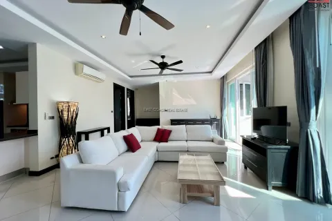 Casa de 4 dormitorios en Pattaya, Tailandia № 212868 - foto 9