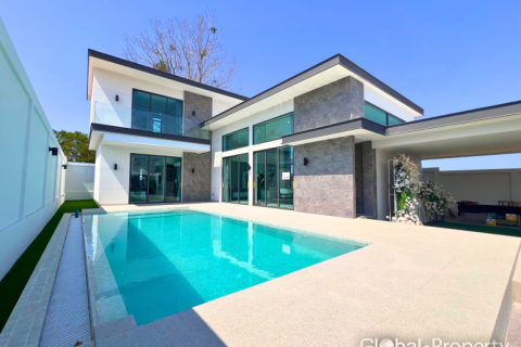 House in Pattaya, Thailand 3 bedrooms № 117210 - photo 2