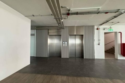 Commercial property in Bangkok, Thailand 5000 sq.m. № 114792 - photo 6