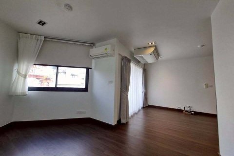 Кондоминиум с 2 спальнями в Банг Раке, Бангкок, Таиланд № 171792 - фото 2