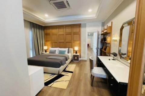 Villa in Saphan Sung, Bangkok, Thailand 5 bedrooms № 133930 - photo 11