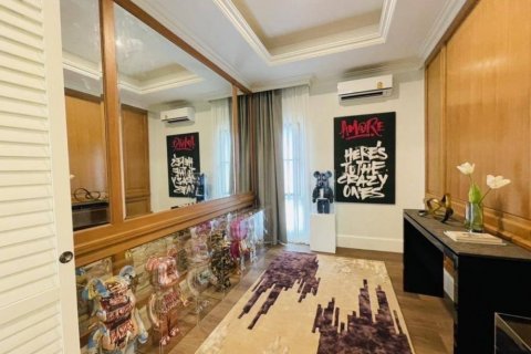 Villa in Saphan Sung, Bangkok, Thailand 5 bedrooms № 133930 - photo 10