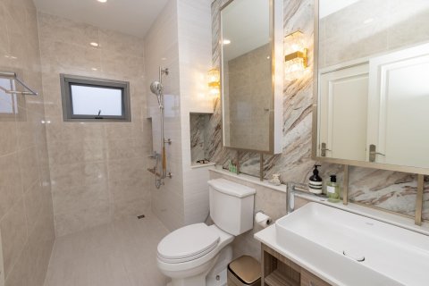 Кондоминиум с 4 спальнями в Банг Пхли Яи, Таиланд № 133927 - фото 17