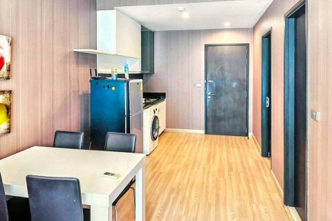 Condo in Bangkok, Thailand, 2 bedrooms  № 120420 - photo 3