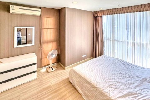 Condo in Bangkok, Thailand, 2 bedrooms  № 120420 - photo 5