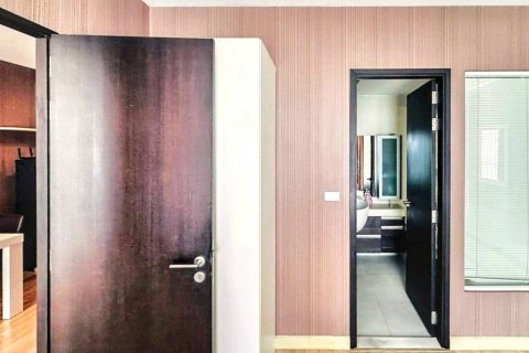 Condo in Bangkok, Thailand, 2 bedrooms  № 120420 - photo 4