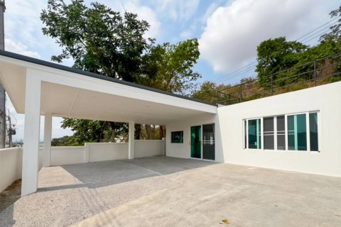 Villa in Hua Hin, Thailand 4 bedrooms № 120423 - photo 9