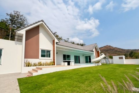 Villa in Hua Hin, Thailand 4 bedrooms № 120423 - photo 4