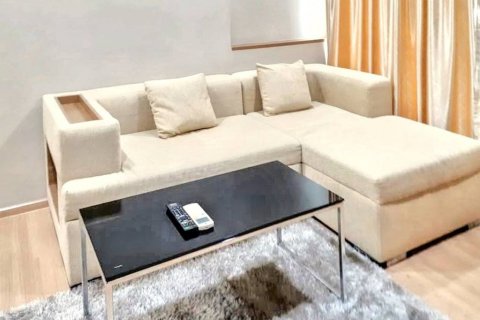 Condo in Yan Nawa, Bangkok, Thailand, 1 bedroom  № 120419 - photo 2