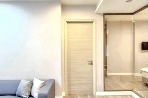 Condo in Bangkok, Thailand, 1 bedroom  № 120424 - photo 2