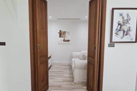 Condo à Khlong Toei, Bangkok, Thaïlande, 4 chambres № 201236 - photo 15