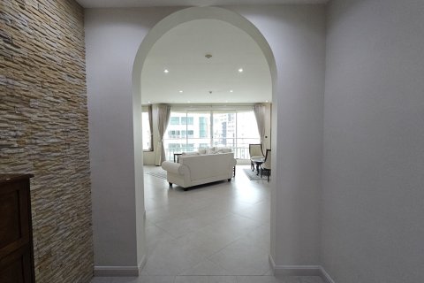 Condo à Khlong Toei, Bangkok, Thaïlande, 4 chambres № 201236 - photo 6