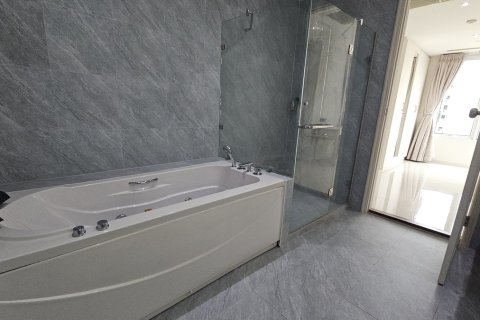 Condo à Khlong Toei, Bangkok, Thaïlande, 4 chambres № 201236 - photo 12